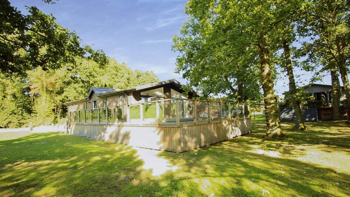 Congleton Cabin | 2 bedroom accommodation in Eaton, Congleton