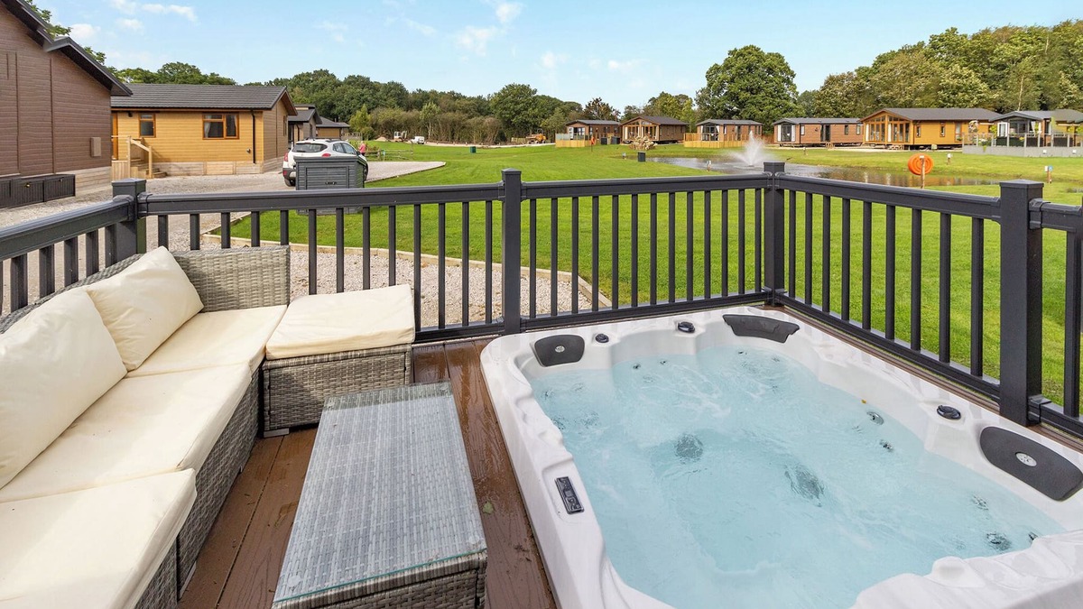 Congleton Ski Chalet | 2 bedroom accommodation in Eaton, Congleton