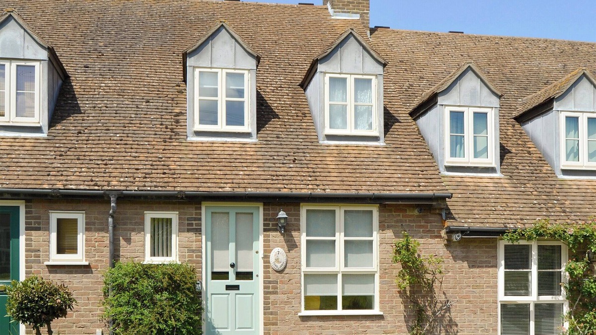 Whippingham Cottage | 2 bedroom accommodation in Island Harbour, near Newport