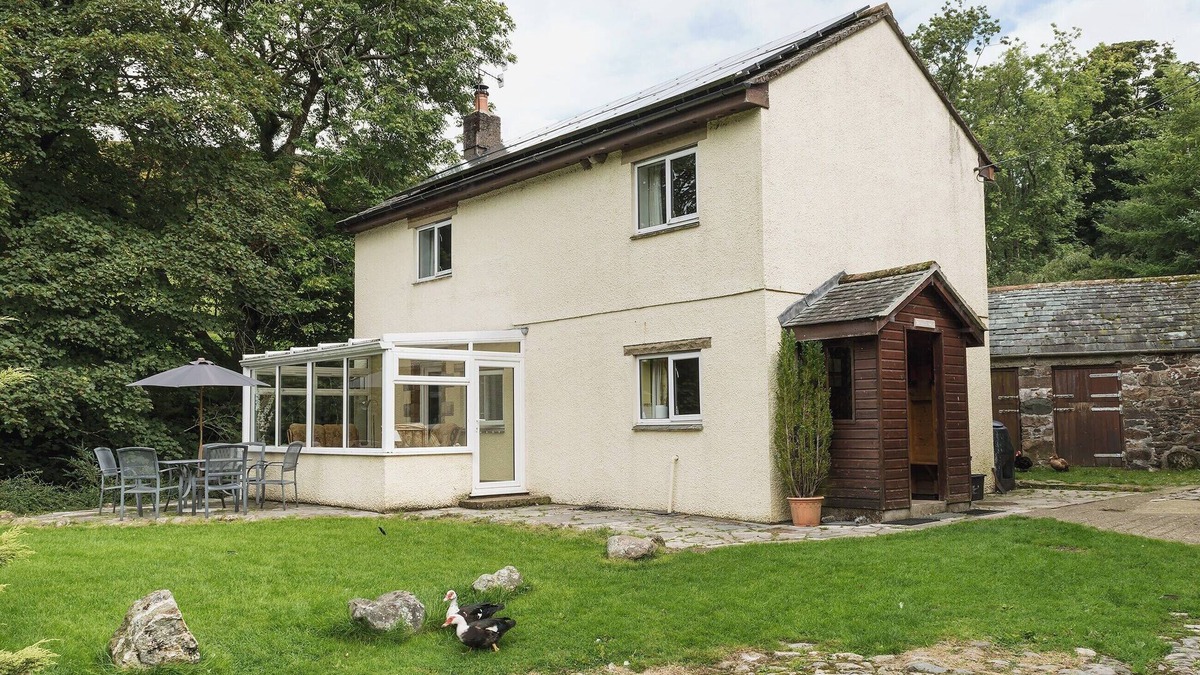 Frizington Cottage | 2 bedroom accommodation in Croasdale, near Ennerdale Lake