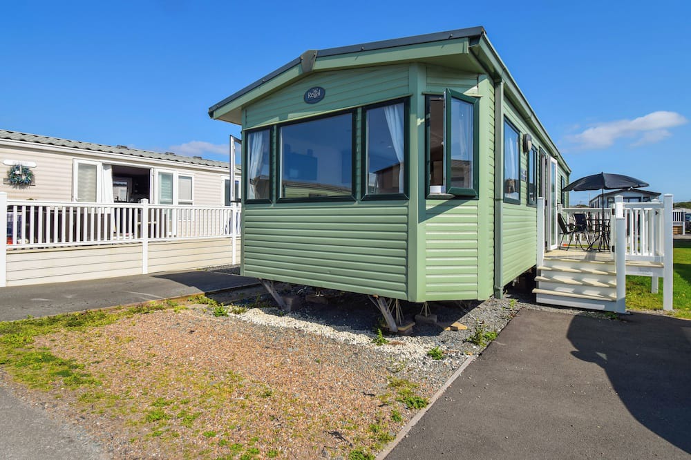 Morecambe Cottage | 2 bedroom accommodation in Heysham, near Lancaster