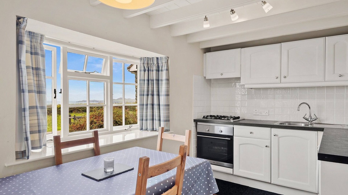 Llanrhian Cottage | 2 bedroom accommodation in Nr. Trefin