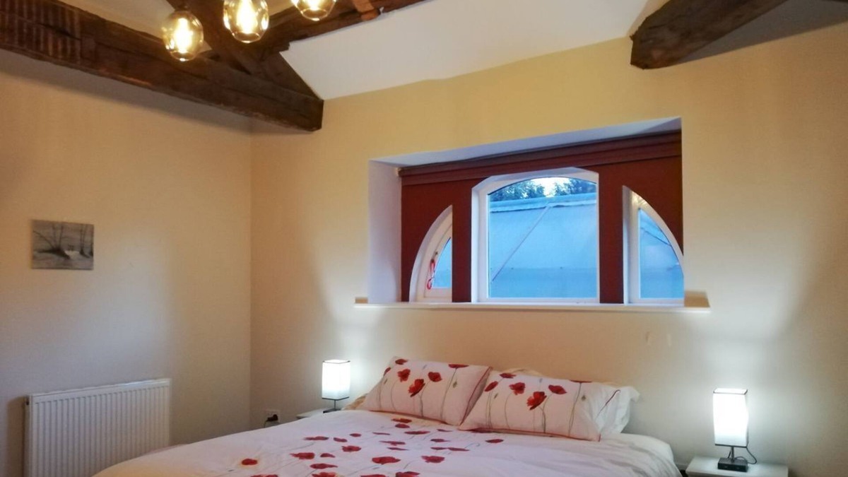 Keighley Cottage | 2 bedroom accommodation in Steeton, near Keighley