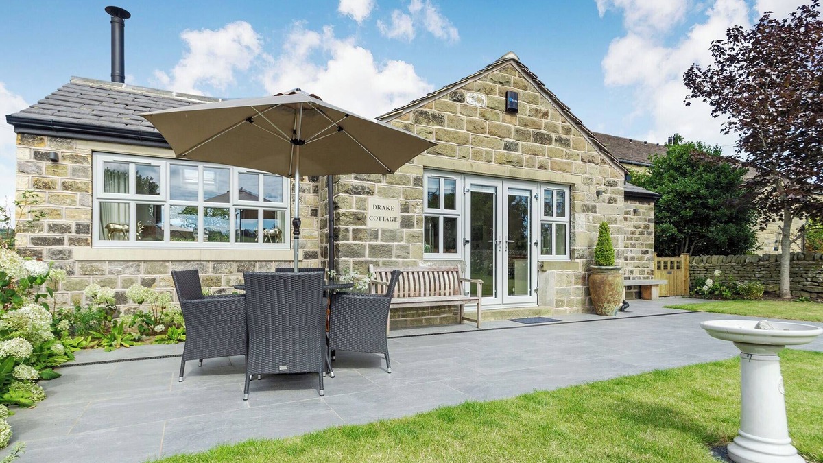 Stanbury Cottage | 2 bedroom accommodation in Wilsden, near Haworth