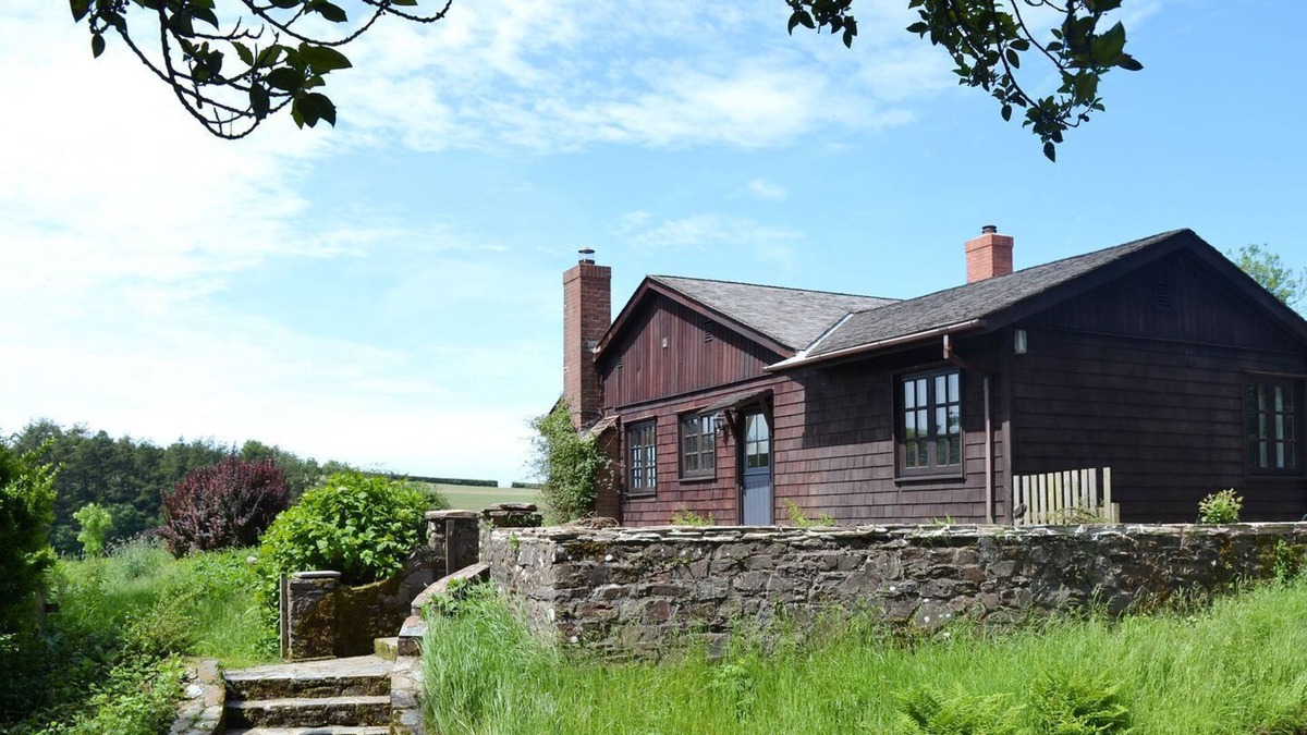 Brayford Cottage | 2 bedroom accommodation in Heasley Mill, near South Molton