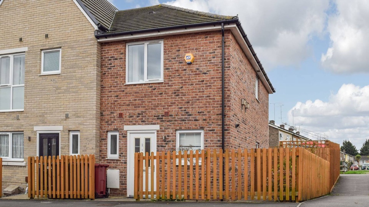 Reading Cottage | 2 bedroom accommodation in Reading