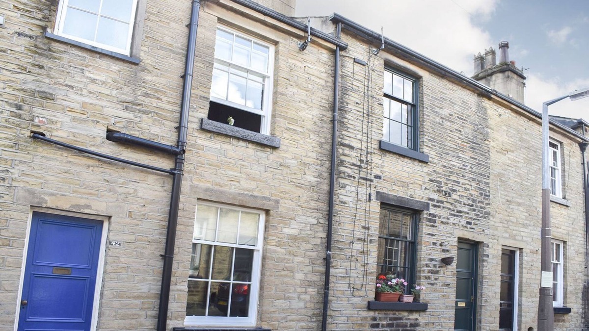 Saltaire Village Cottage | 2 bedroom accommodation in Saltaire, near Haworth
