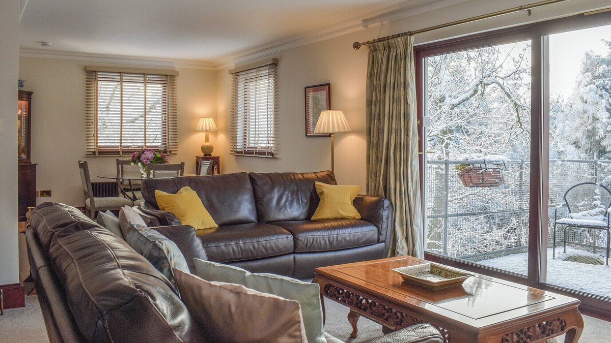 Lanark Cottage | 2 bedroom accommodation in Forth, near Lanark