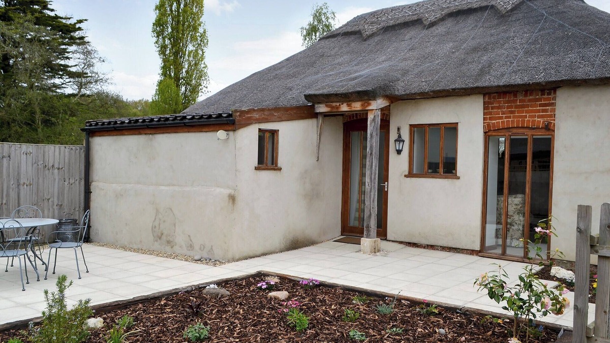 Norwich Cottage | 2 bedroom accommodation in Blofield, near Norwich