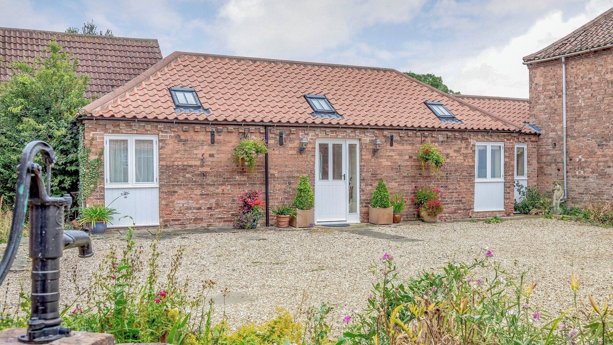 Rampton Cottage | 2 bedroom accommodation in Laneham, near Lincoln