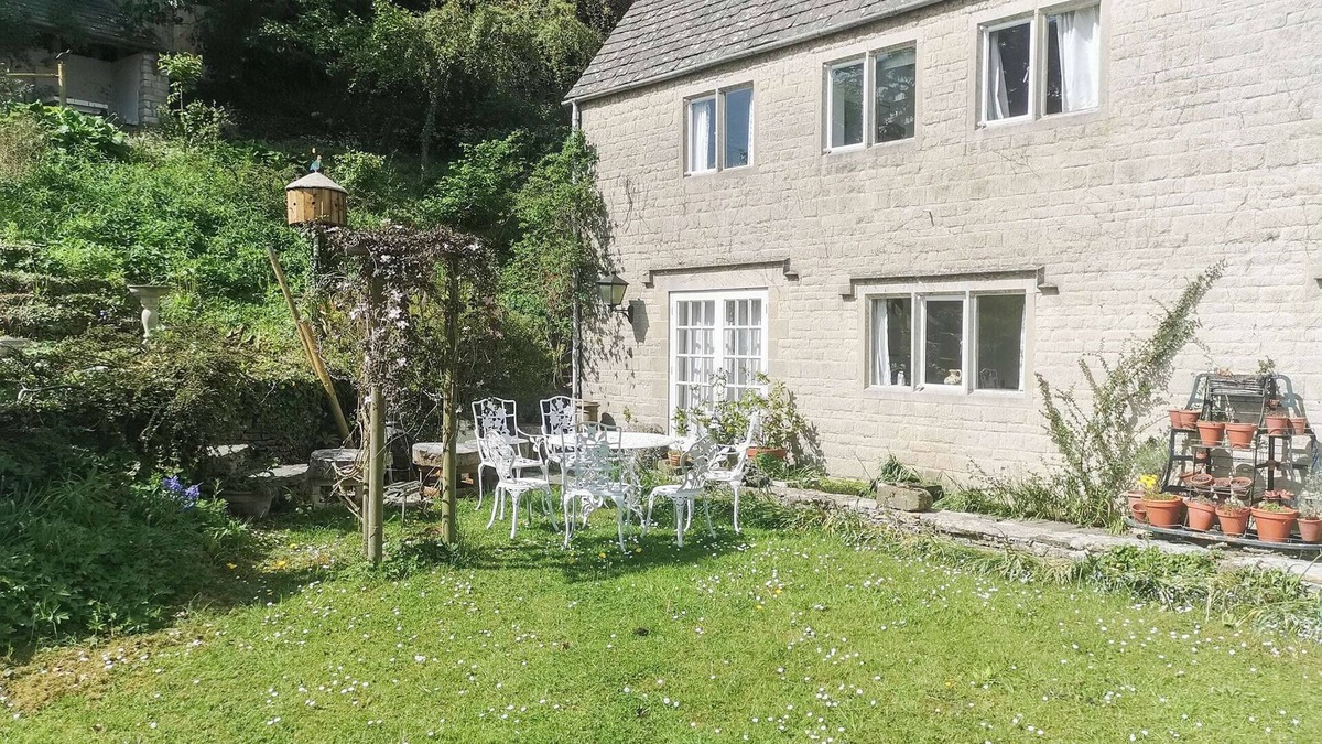 Stroud Cottage | 2 bedroom accommodation in Pitchcombe, near Painswick