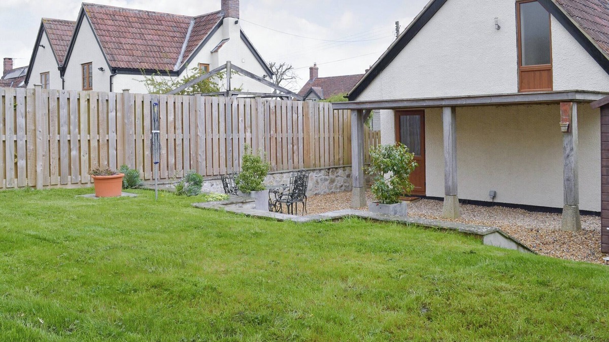 Wedmore Cottage | 2 bedroom accommodation in Wedmore, near Cheddar