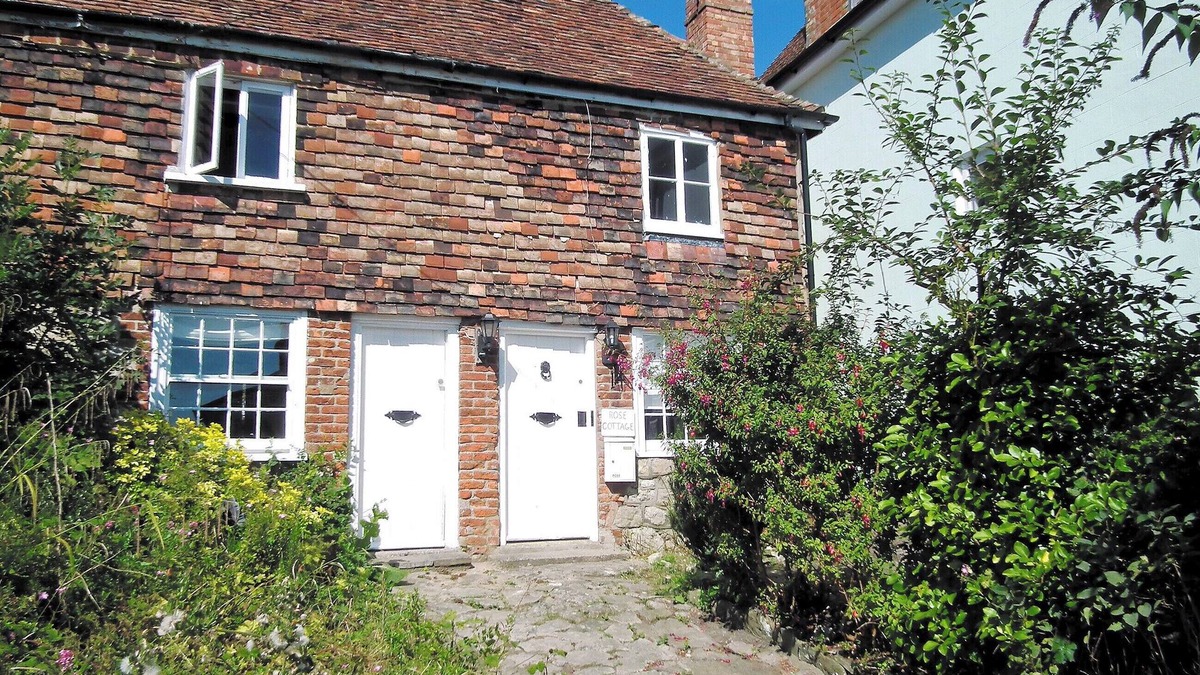 Hythe Cottage | 2 bedroom accommodation in Hythe