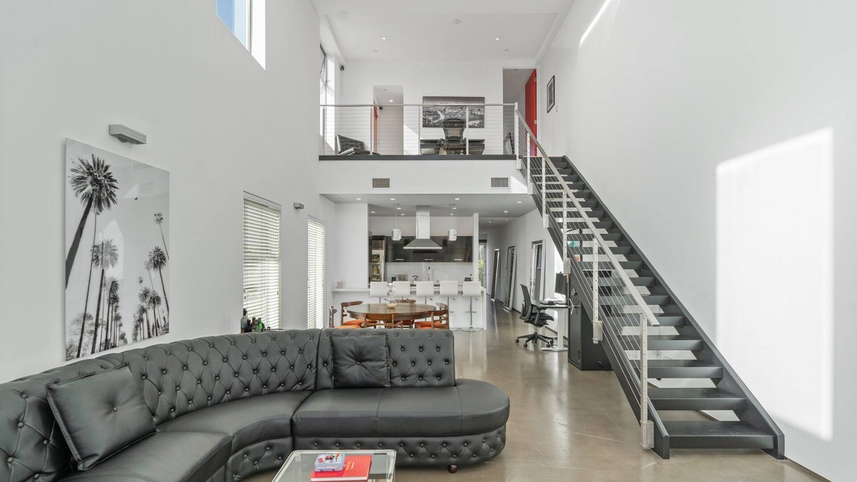 Larchmont Condo | 2 bedroom Across From Paramount Studios