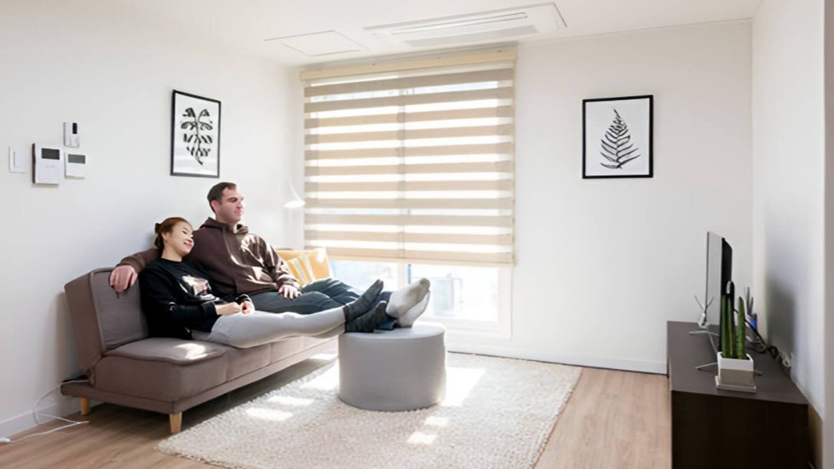 Yongduil-tong Apartment | 2 Bedroom Apartment in Dongdaemun - 5th Floor with Elevator, A/C, Full Kitchen