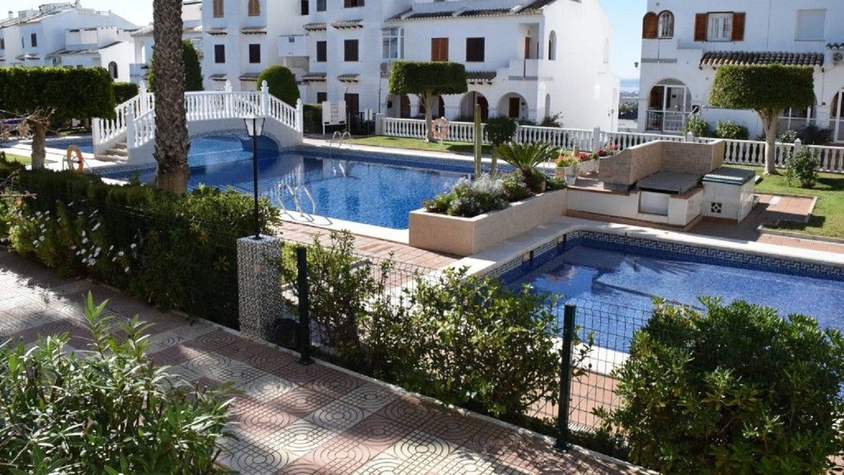 Rojales Apartment | 2 Bedroom apartment situated on a beautiful gated urbanization in Cuidad Quesada