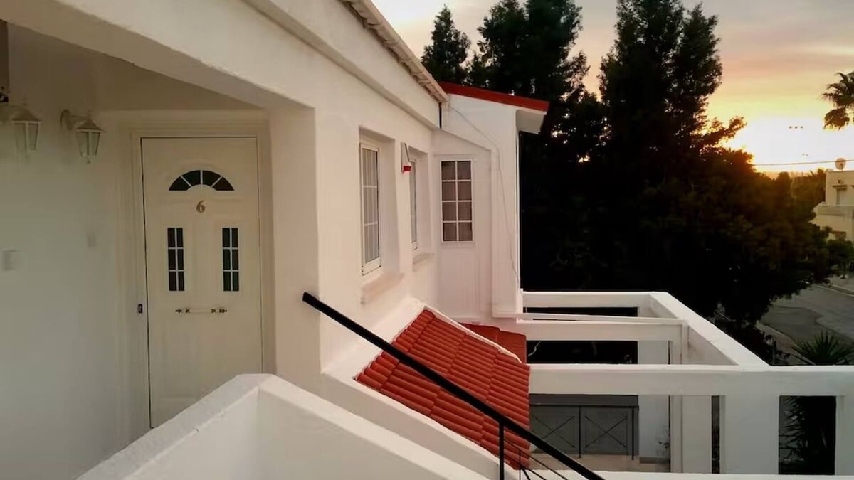 Oroklini Apartment | 2-Bedroom Apartment, 200m from Voroklini Beach ☆ Quiet, Family-Friendly Area ☆