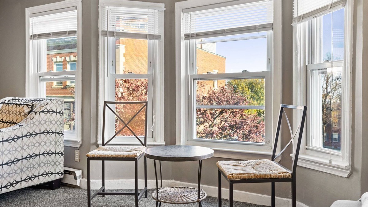 Beverly Apartment | 2 Bedroom Apartment Downtown Beverly~8 Mins to Salem~King Beds