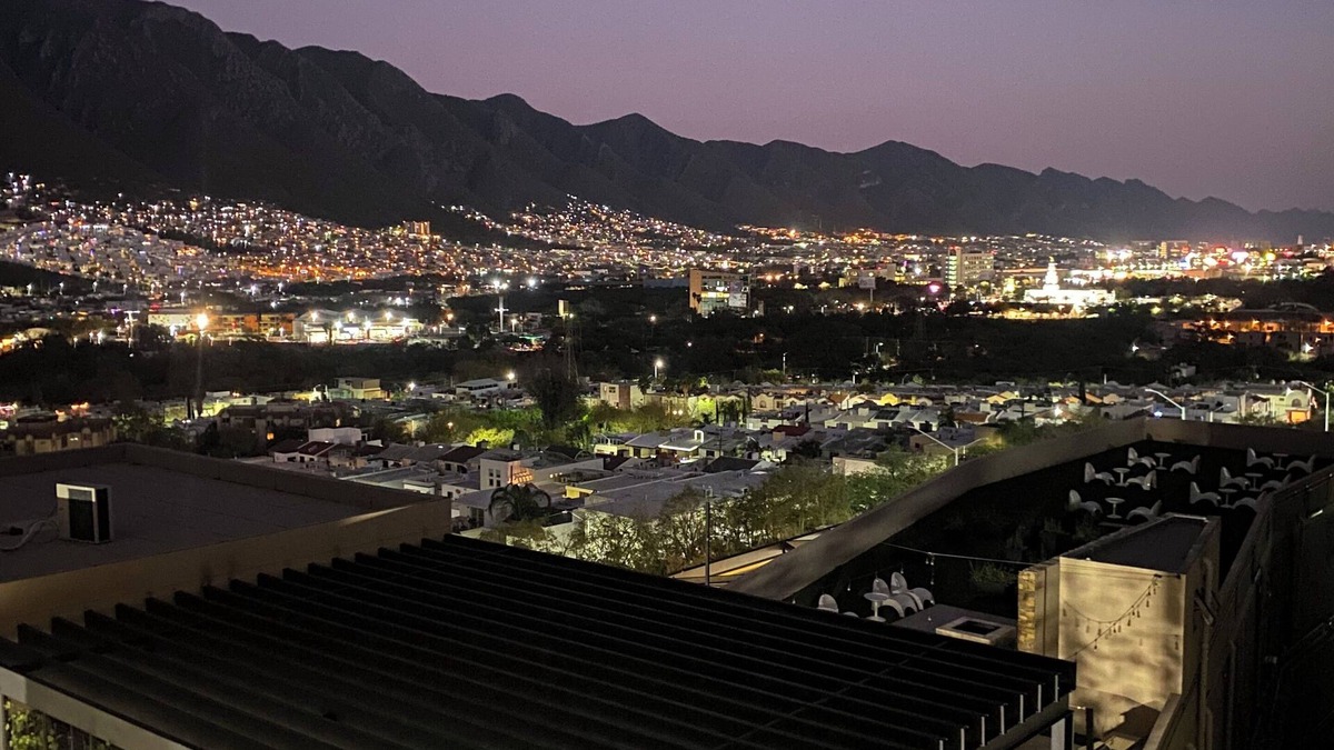 Monterrey Municipality Apartment | 2-bedroom apartment in welcoming Monterrey with AC, WiFi Balconies amazing views