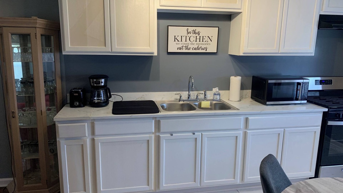South Pensacola Apartment | 2-bedroom apartment in charming Pensacola with AC, WiFi. Start your vacation now