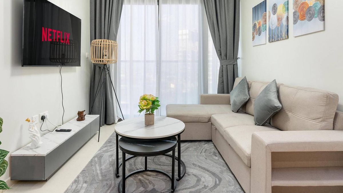 Al Safa Apartment | 2-bedroom apartment in charming Dubai with WiFi, fitness room, AC