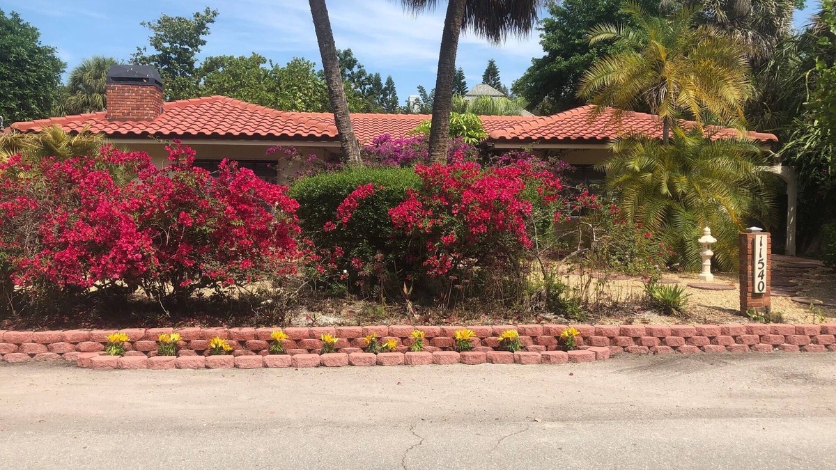 Captiva Apartment | 2 Bedroom Apartment - Steps to the Beach