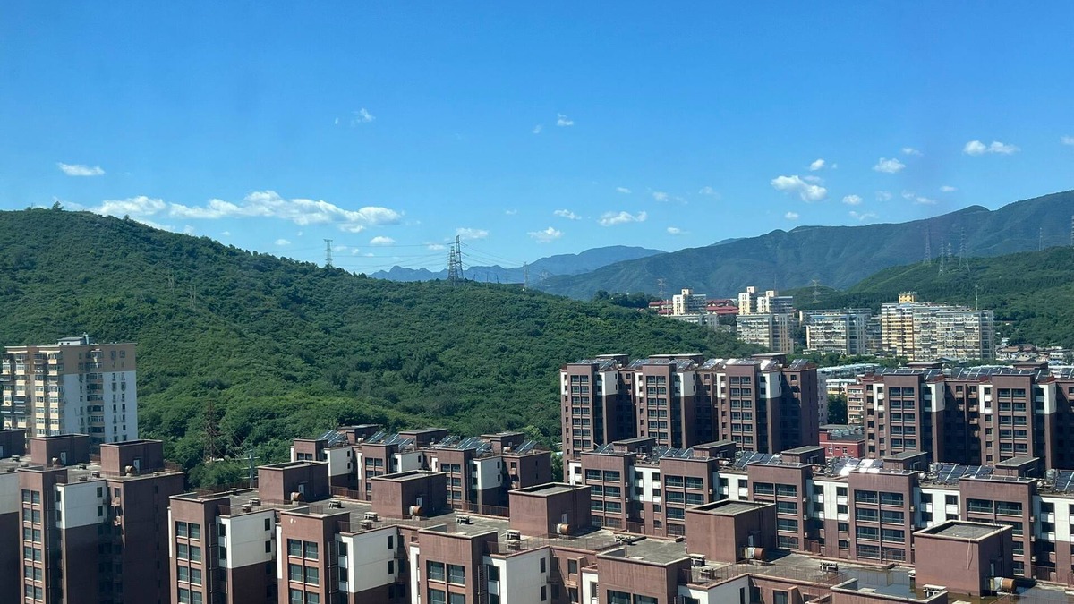 Shijingshan Apartment | 2-bedroom apartment with mountain view 8 minutes to the metro,most livable area