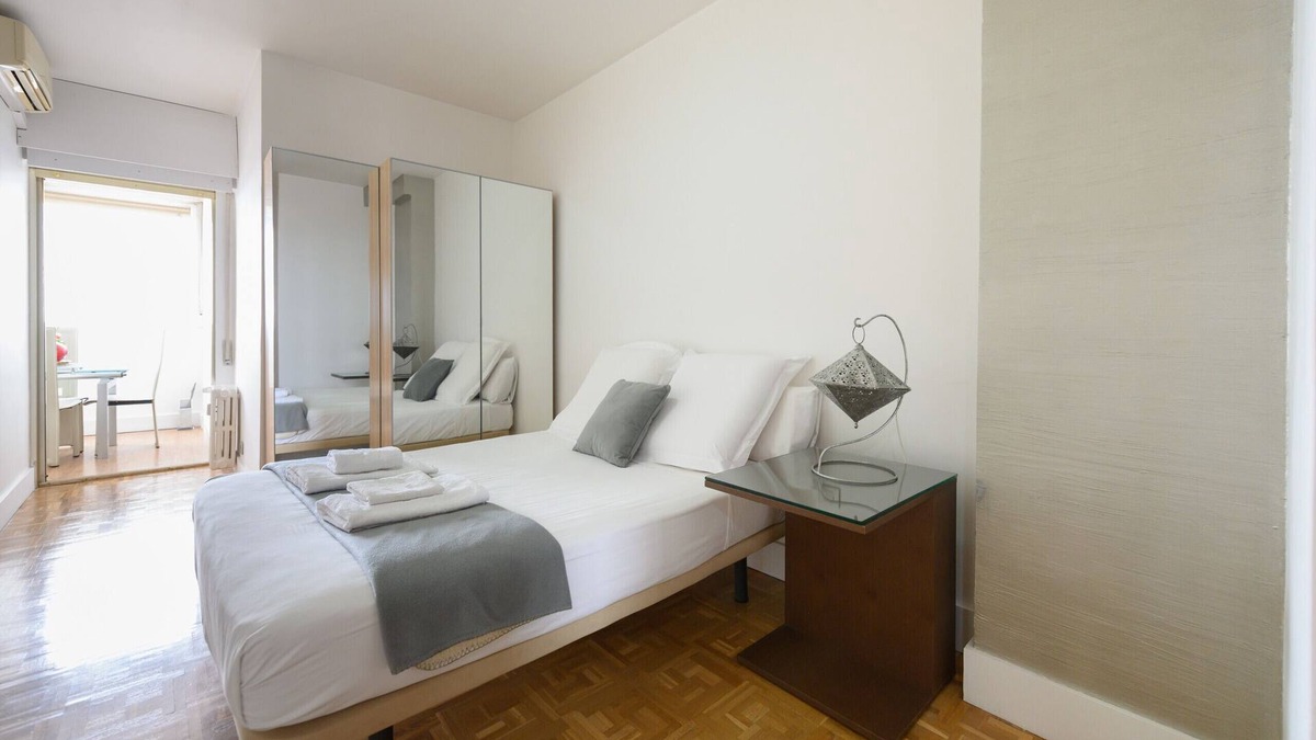 Cuatro Caminos Apartment | 2 Bedroom Apartment with City Views - Comfort and Style in Madrid