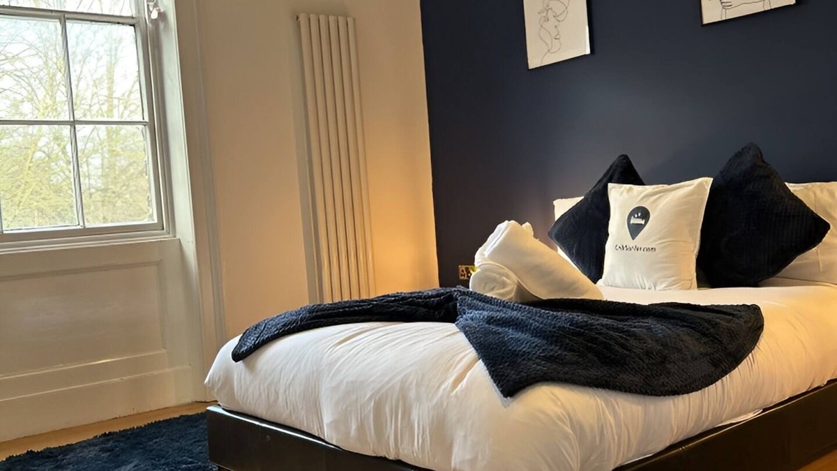 Grimsby Apartment | 2 Bedroom Apartment with Private Kitchen and Bathroom