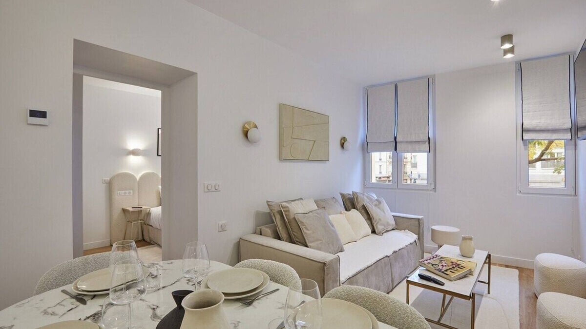 Belleville Apartment | 2-Bedroom Apartment with A/C – Canal St Martin