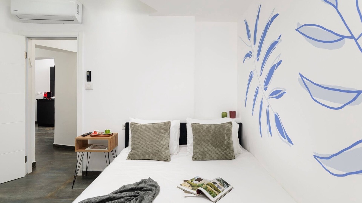 Tel Aviv Apartment | 2 Bedroom Apt next to the beach and dizingov center