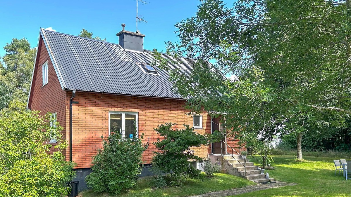 Vaxjo Municipality House | 2 bedroom awesome home in Växjö