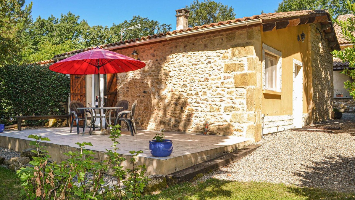 Lolme House | 2 bedroom beautiful home in Lolme