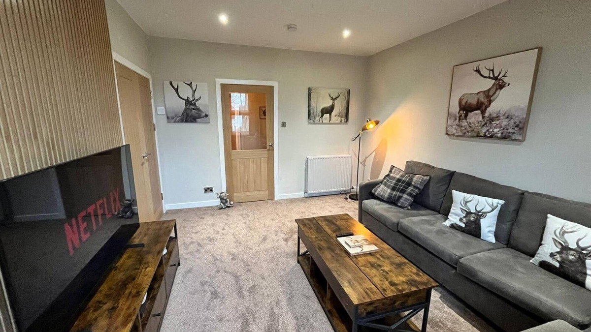 Monifieth Apartment | 2 Bedroom by Central Serviced Apartments