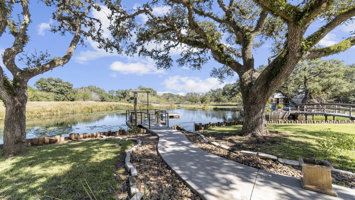 Columbus Other | 2 bedroom Cabin! Party Barn with games! 5 acers with pond!