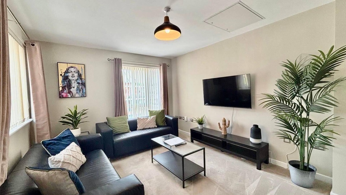 Telford Apartment | 2 Bedroom Central Apartment