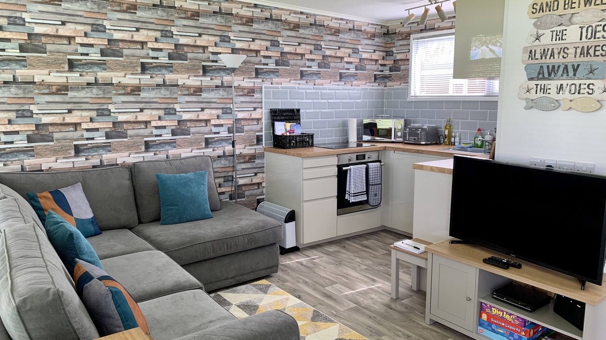 Stalham Ski Chalet | 2 Bedroom Chalet, Broadside Chalet Park Stalham, near the Norfolk broads