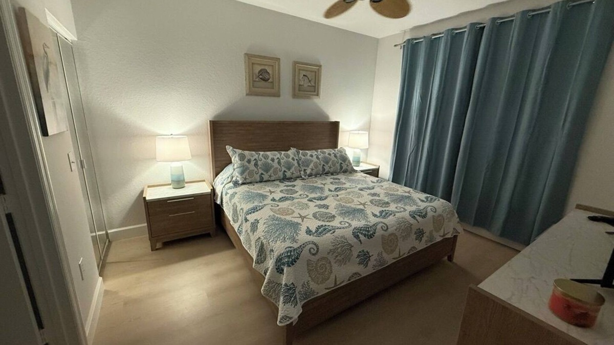 Iona Condo | 2-bedroom condo 10 mins from the Fort Myers beach and Sanibel Island