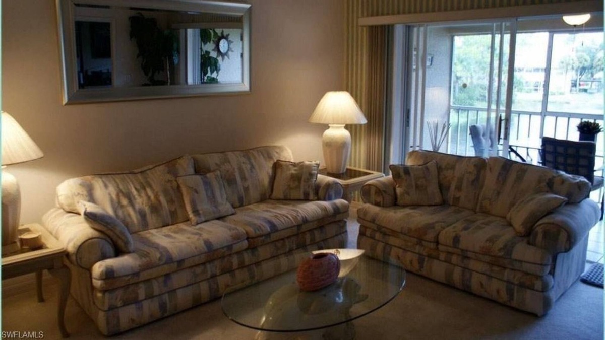 Palm River Estates Condo | 2 Bedroom Condo 429953 by Houzlet