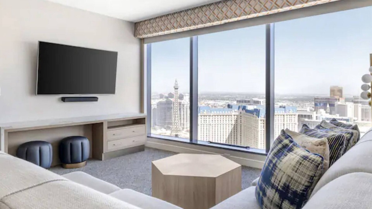 Las Vegas Condo | 2 Bedroom Condo, Full Kitchen, Sleeps 6, Elara Resort, Las Vegas!