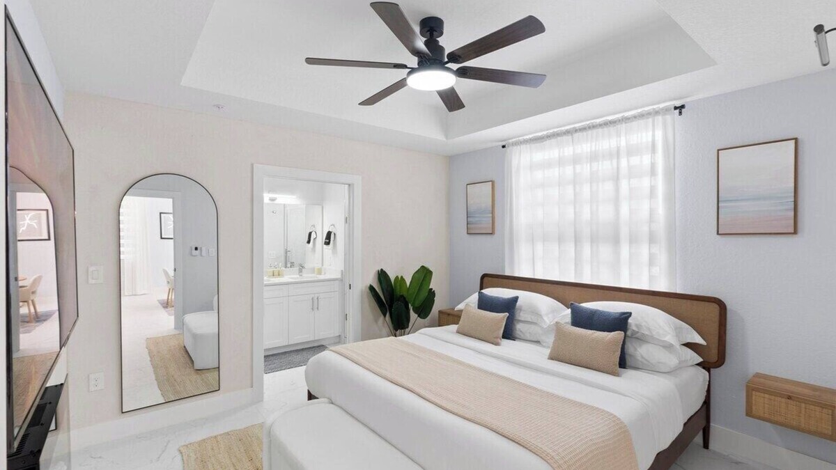 Pelican Condo | 2-bedroom Condo in Cape Coral with King Bed