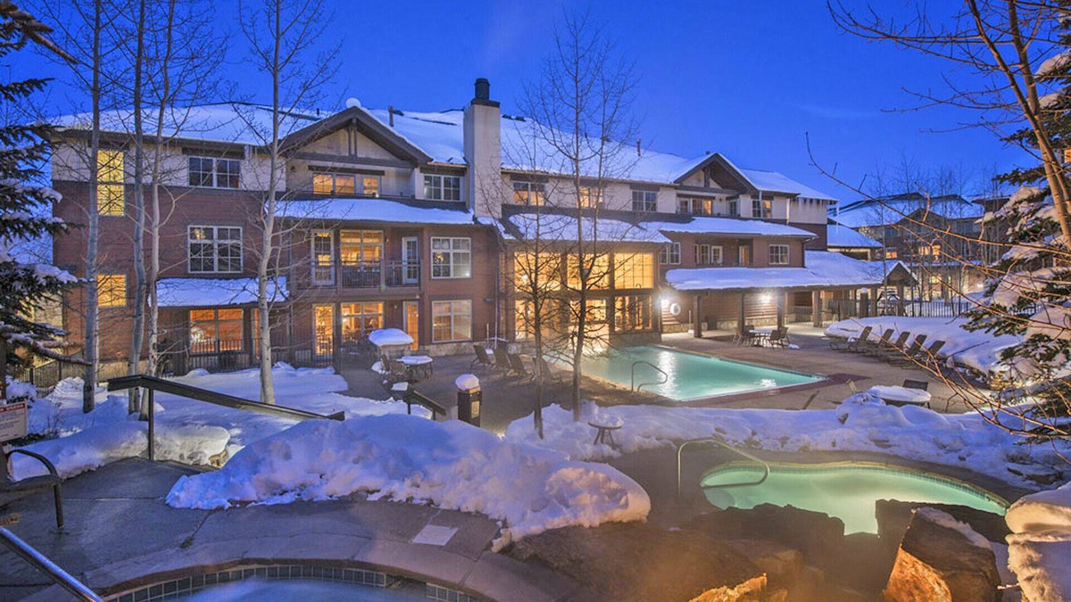 Four O'Clock Villa | 2 Bedroom Condo in Breckenridge - Ski-In & Ski-Out - Family Friendly