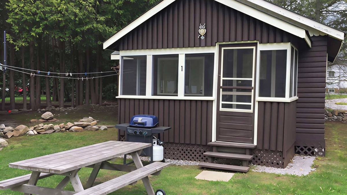 Bobcaygeon House | 2-Bedroom Cottage #1 - Ambleside