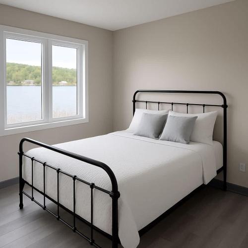 Gravenhurst House | 2-Bedroom Cottage #10 - Pitch Pine