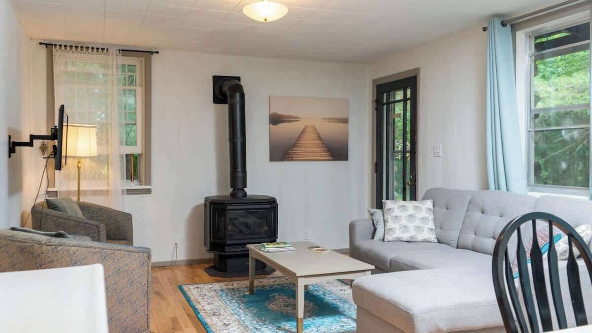 Tay Valley Cabin | 2-Bedroom Cottage #4 "Bradd"