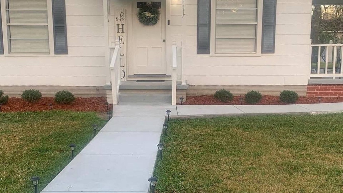 Columbia House | 2 Bedroom Cozy Family Friendly Home