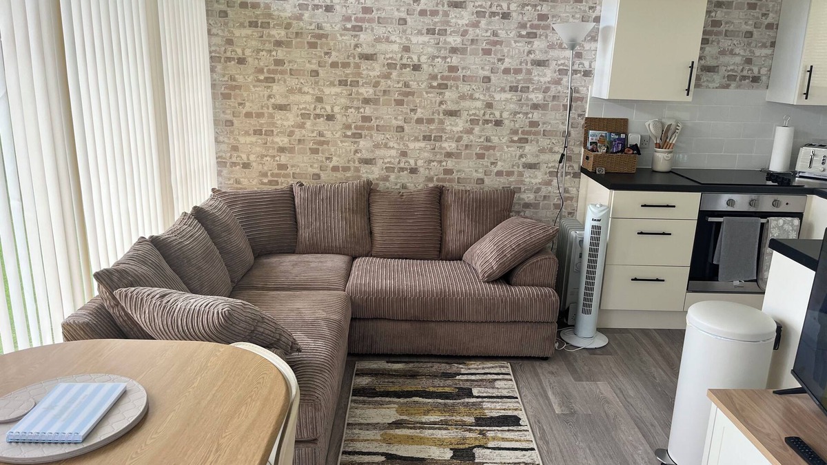 Stalham Ski Chalet | 2 bedroom detached chalet, Broadside Chalet Park