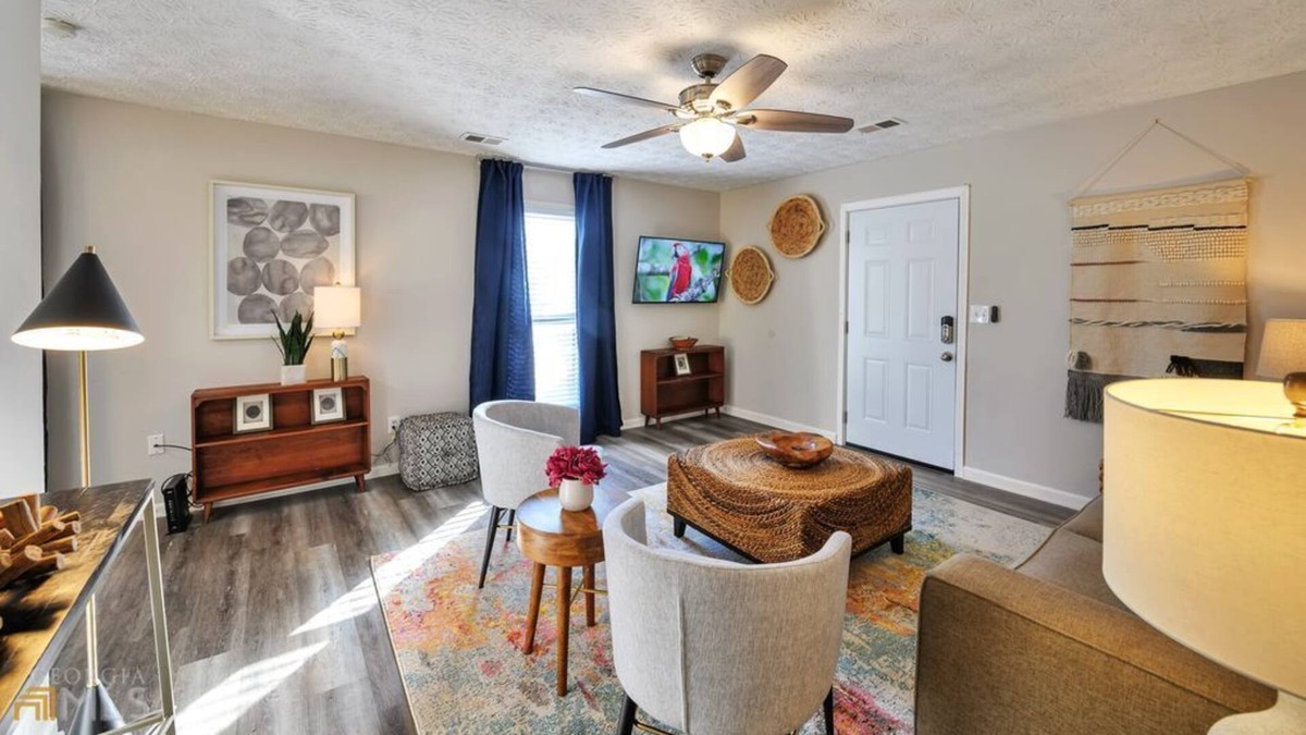 Marietta Apartment | 2 Bedroom Duplex triplex L-554135 by Houzlet