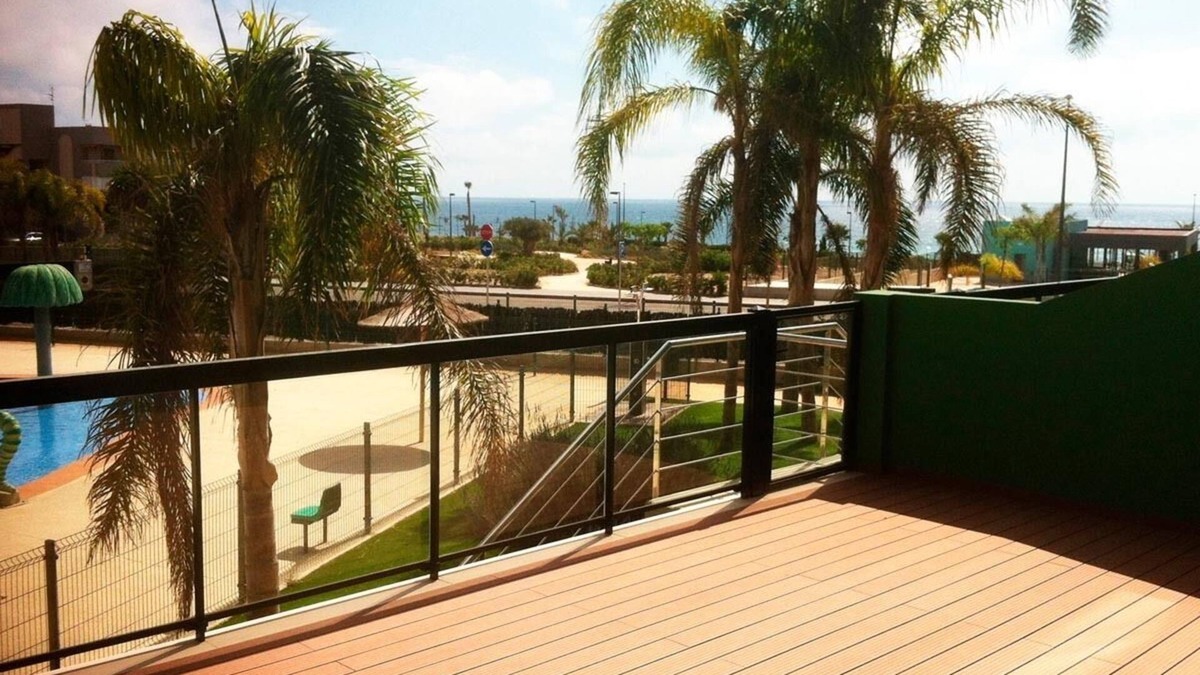 Torre de la Horadada Apartment | 2 bedroom apartment on the 1st line of the sea and community pools.