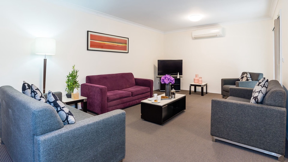 Eastwood Apartment | 2 bedroom executive furnished Apartments accommodation